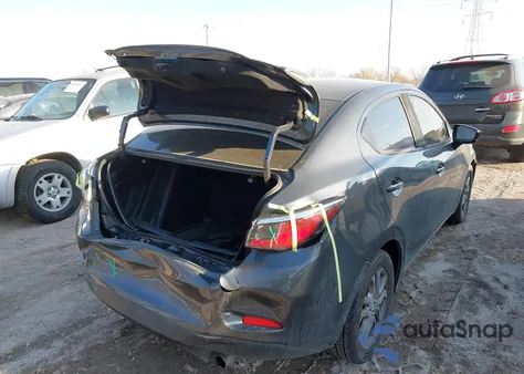 2019 Toyota Yaris Le из США, поврежденный, VIN 3MYDLBYV1KY506774